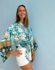 Giulia – Bleu ciel : Kimono court d’été, léger et élégant