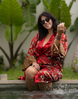 Lovina – Rouge fleuri : Kimono long en soie - en précommande