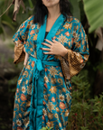 Ubud – Vert fleuri : Kimono long en soie