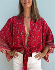 Giulia – Rouge framboise : Kimono court d’été, léger et élégant