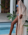 Gigi – Doré pailleté : Kimono long de plage pailleté, chic et lumineux