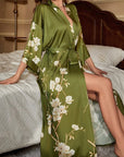 Amaya - Vert olive : Kimono long de nuit en satin, confort et élégance