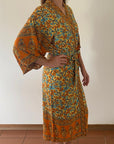 Sienna – Éclat mandarine : Kimono long bohème, fluide et élégant en toute occasion