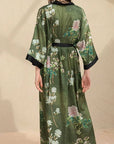 Amaya - Vert Noir : Kimono long de nuit en satin, confort et élégance