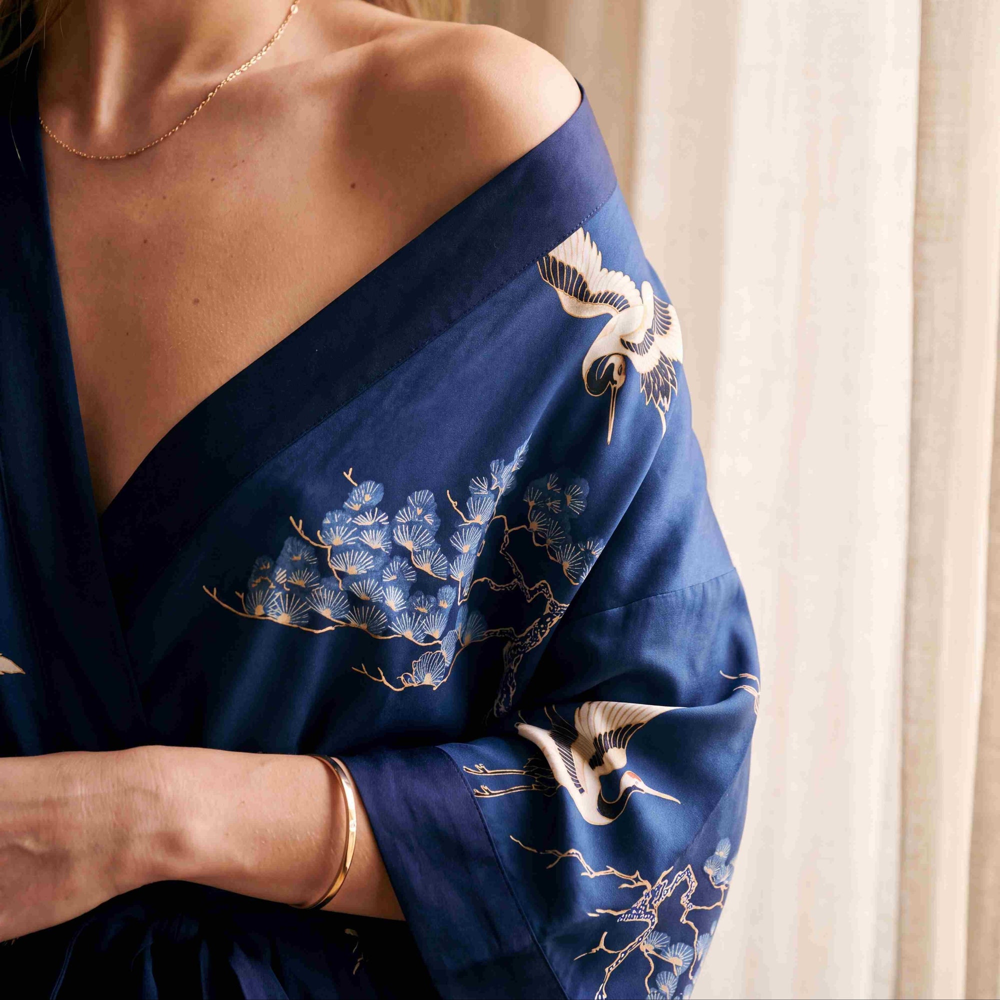 Collection Satinée — Kimonos en Satin pour la Nuit et le Jour - Amboria