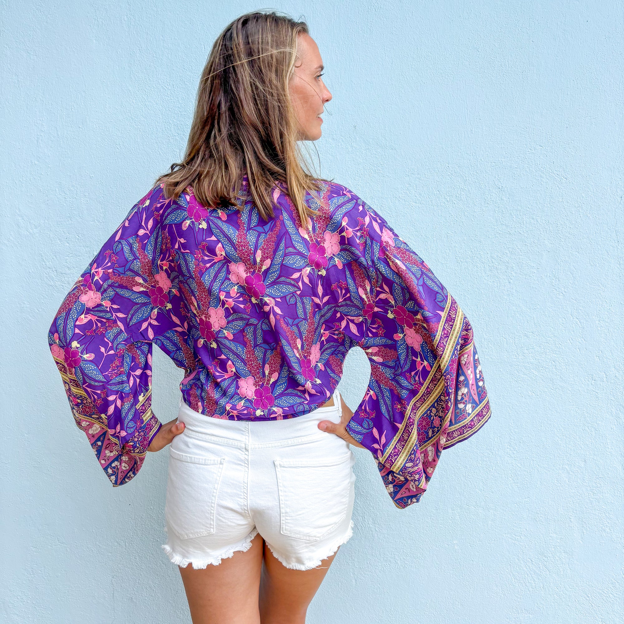 Giulia – Violet : Kimono court d’été, léger et élégant