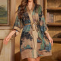 Angie - Rêve de Dunes : Kimono en satin, court et élégant