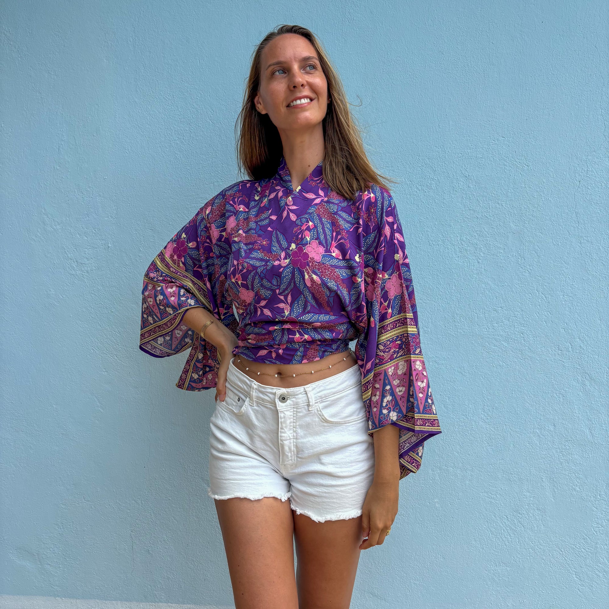 Giulia – Violet : Kimono court d’été, léger et élégant