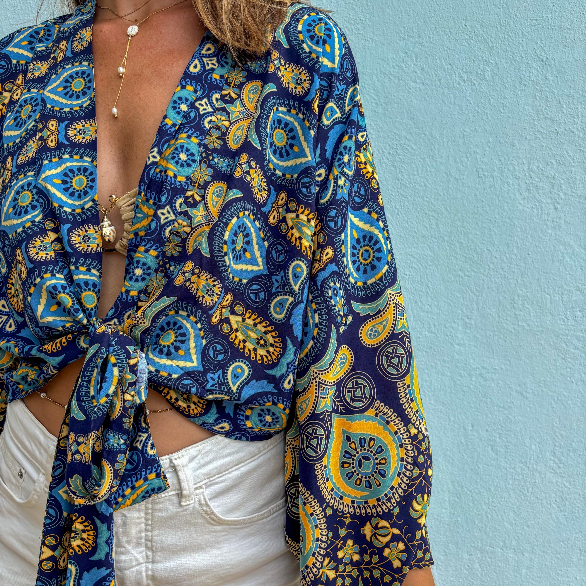 Giulia – Bleu jaune : Kimono court d’été, léger et élégant