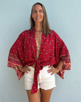 Giulia – Rouge framboise : Kimono court d’été, léger et élégant