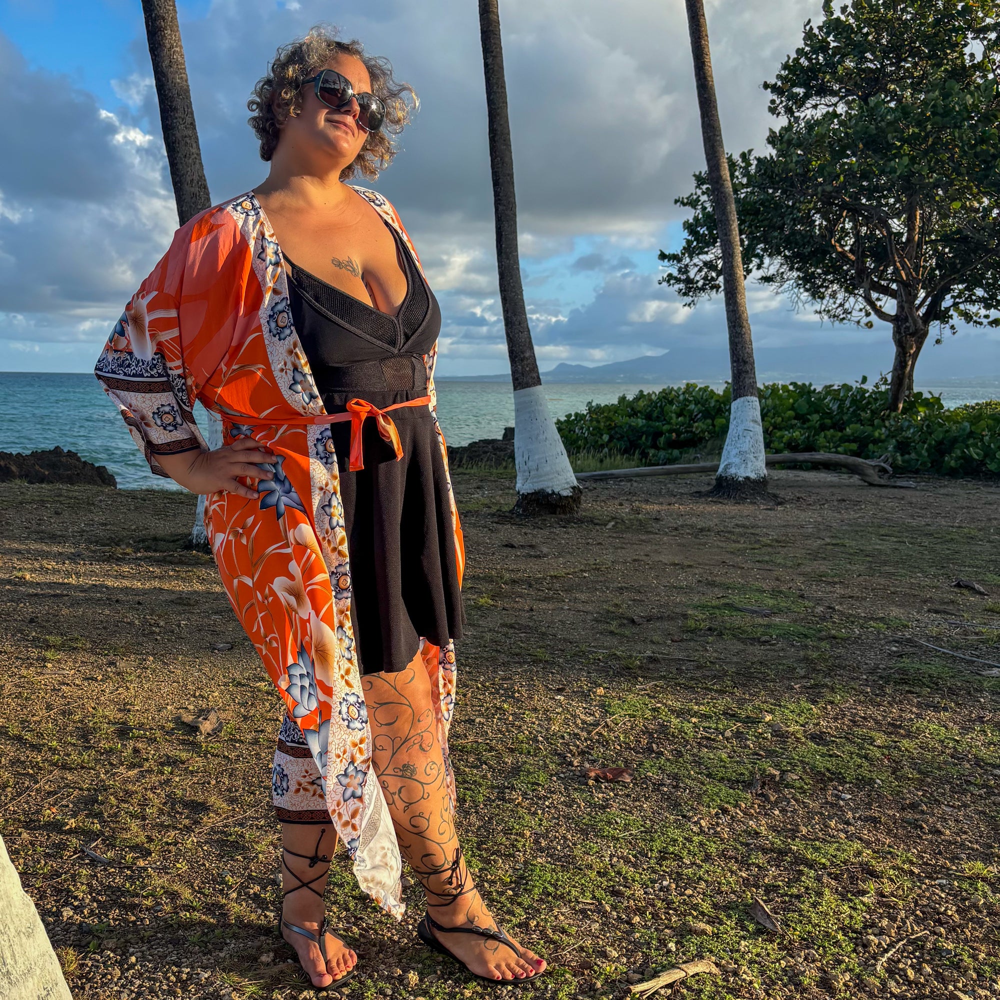 Charlize - Orange floral : Kimono long bohème, fluide et élégant en toute occasion