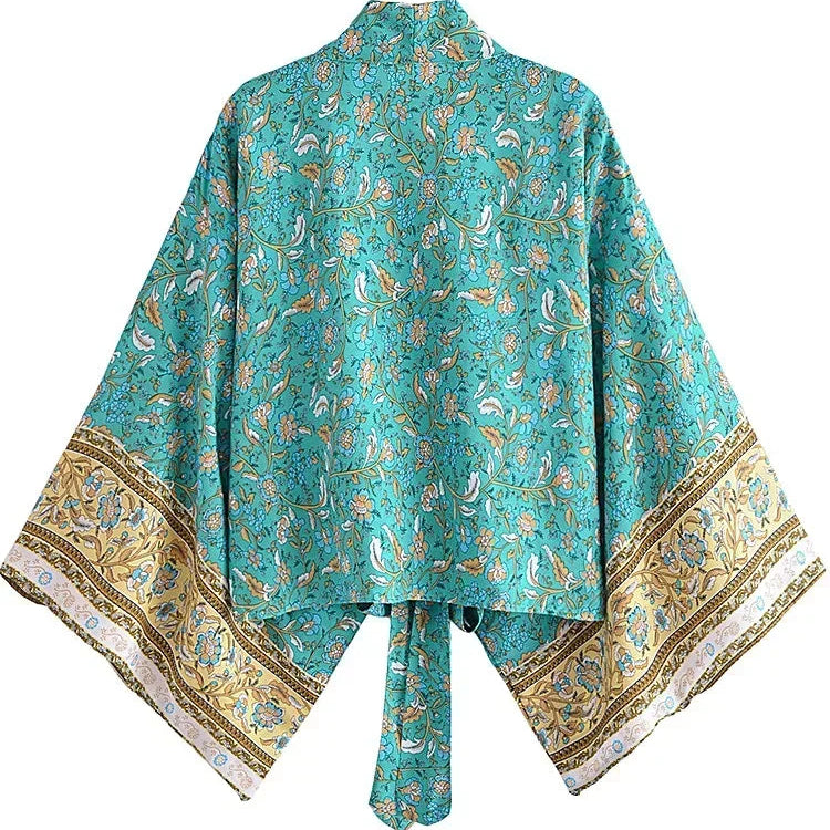Giulia – Turquoise : Kimono court d’été, léger et élégant