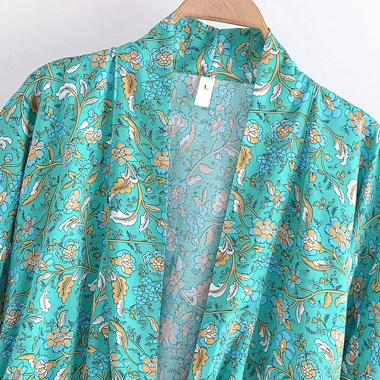 Giulia – Turquoise : Kimono court d’été, léger et élégant