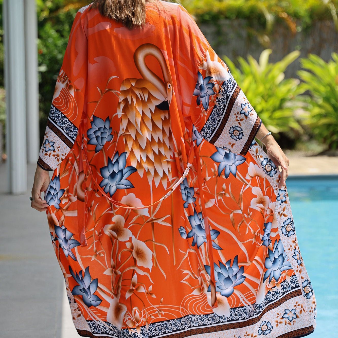 Charlize - Orange floral : Kimono long bohème, fluide et élégant en toute occasion - Amboria