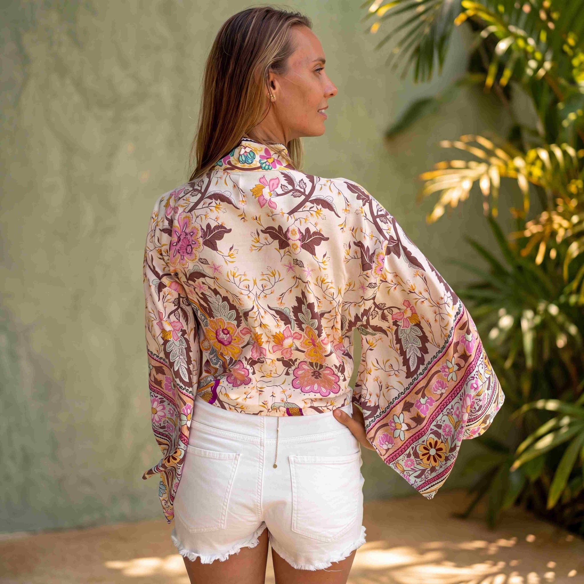 Giulia – Beige rose : Kimono court d’été, léger et élégant - Amboria