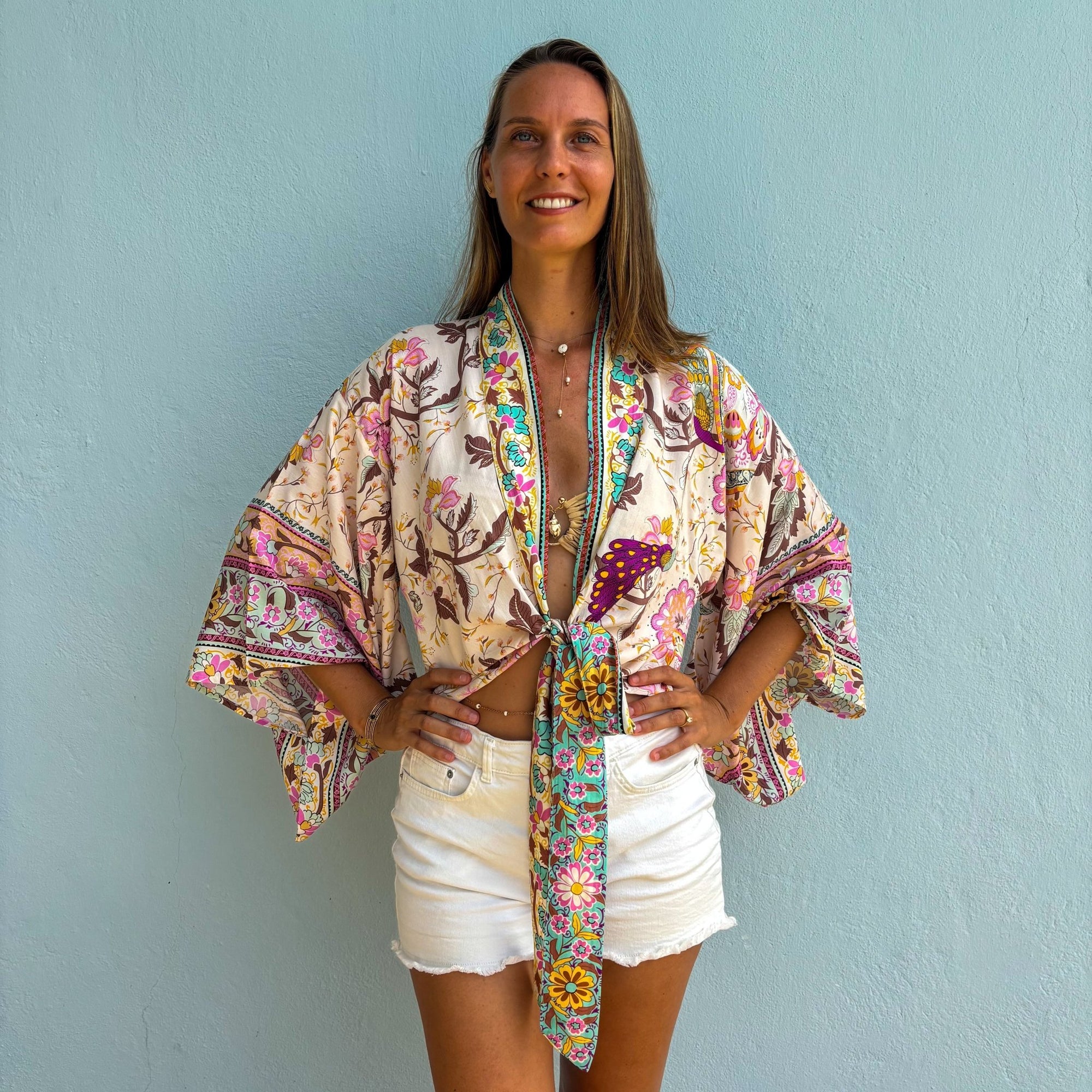 Giulia – Beige rose : Kimono court d’été, léger et élégant - Amboria