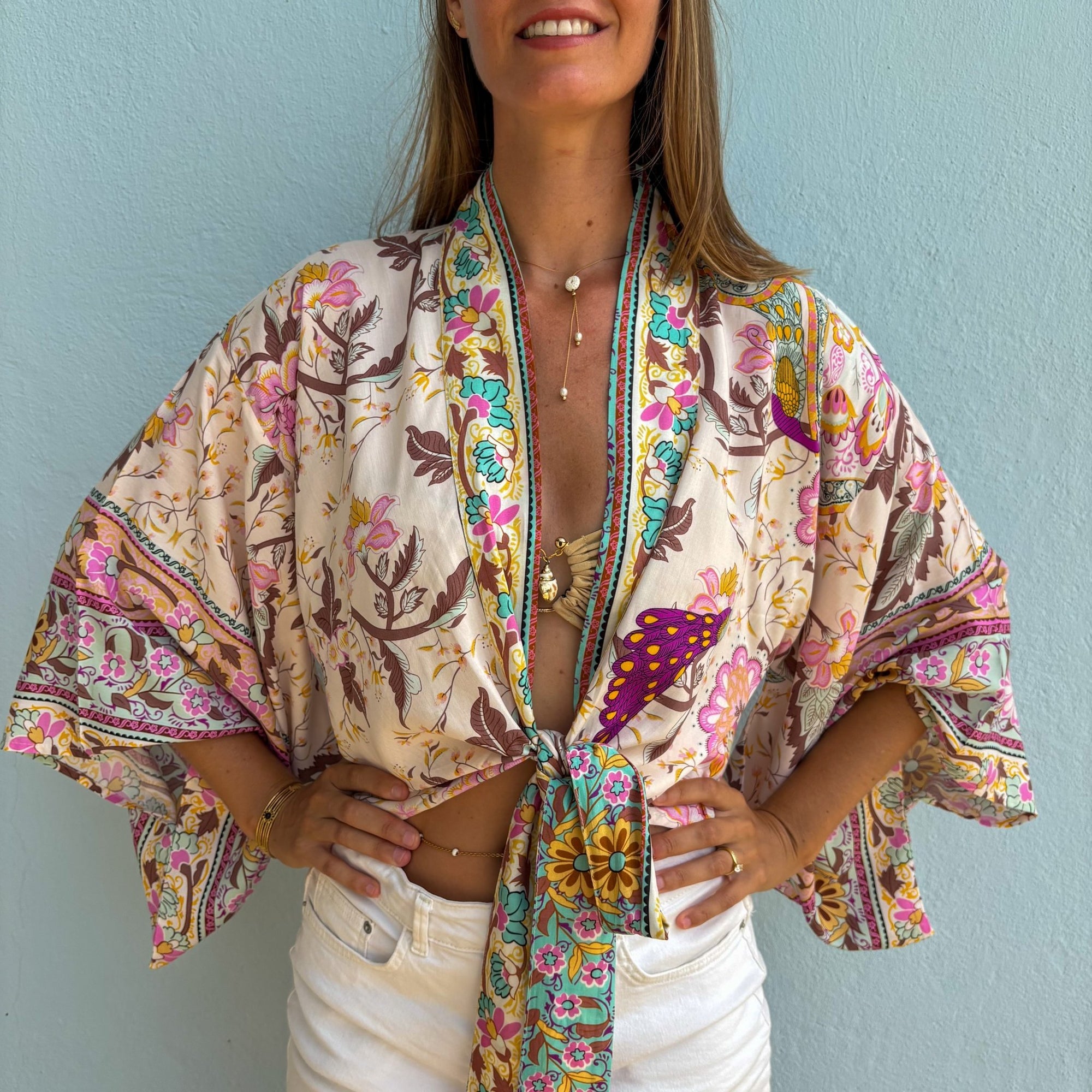 Giulia – Beige rose : Kimono court d’été, léger et élégant - Amboria