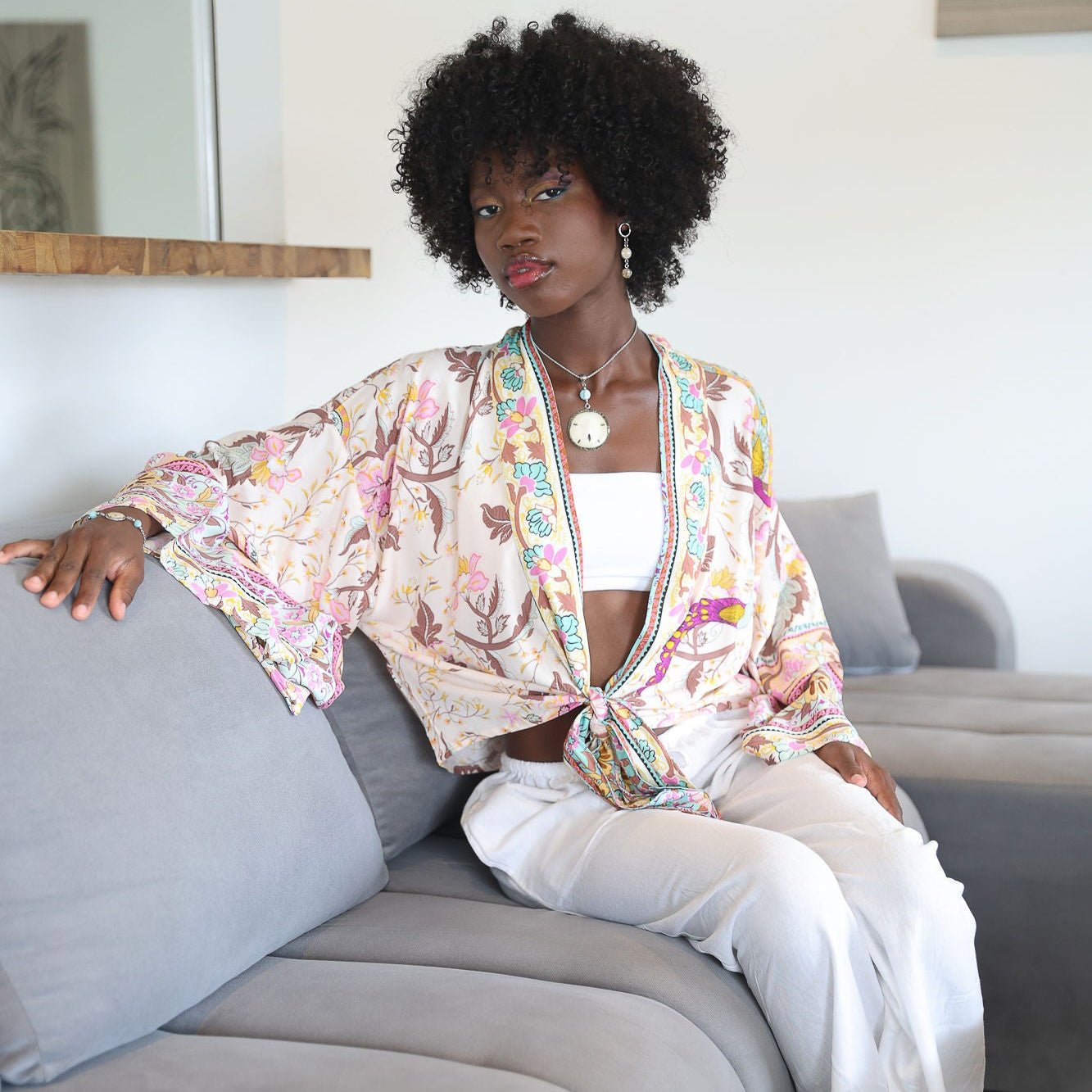 Giulia – Beige rose : Kimono court d’été, léger et élégant - Amboria