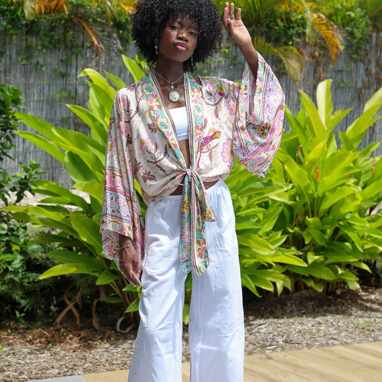Giulia – Beige rose : Kimono court d’été, léger et élégant - Amboria