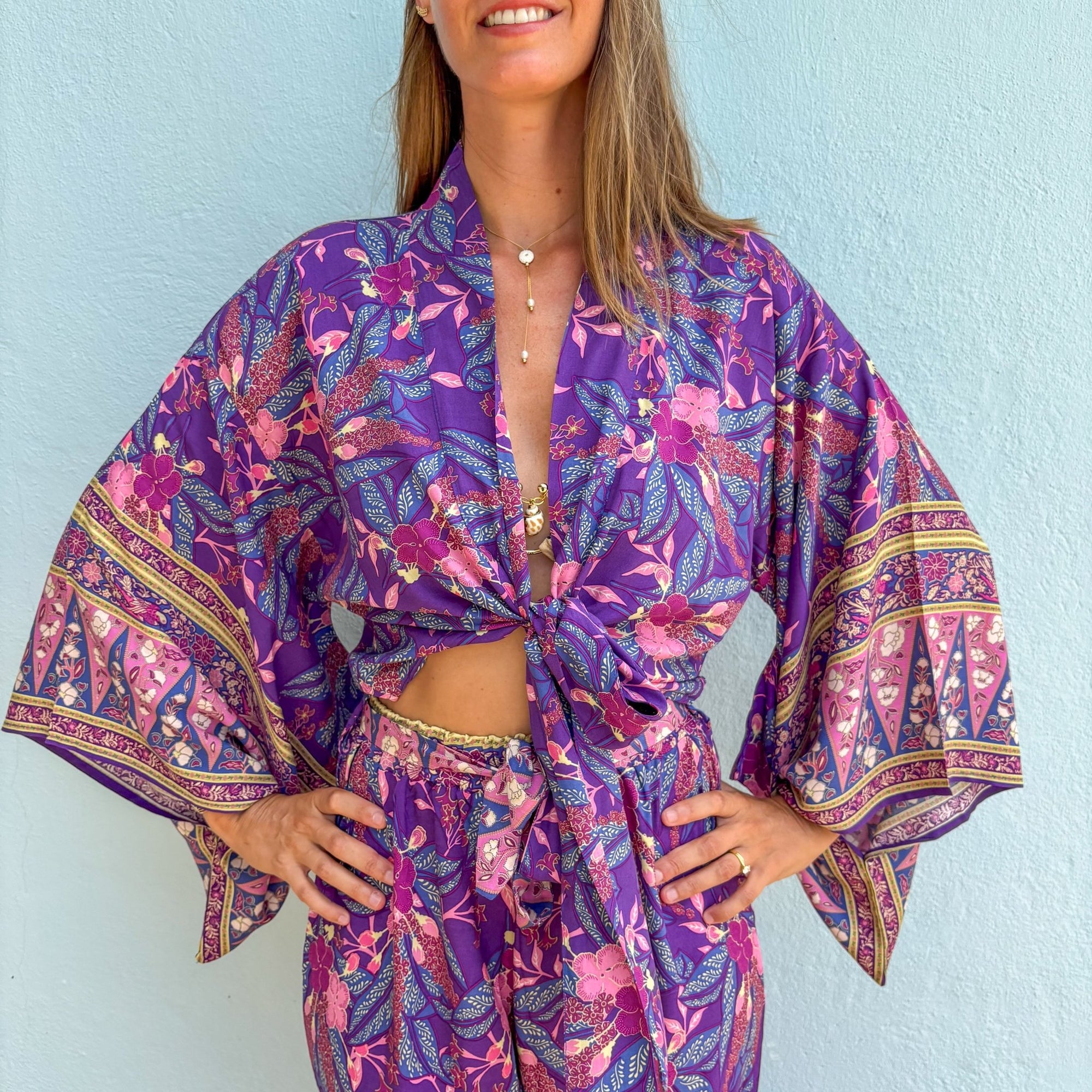 Giulia — Ensemble kimono court &amp; pantalon fluide imprimé - Brume de lavande - Amboria