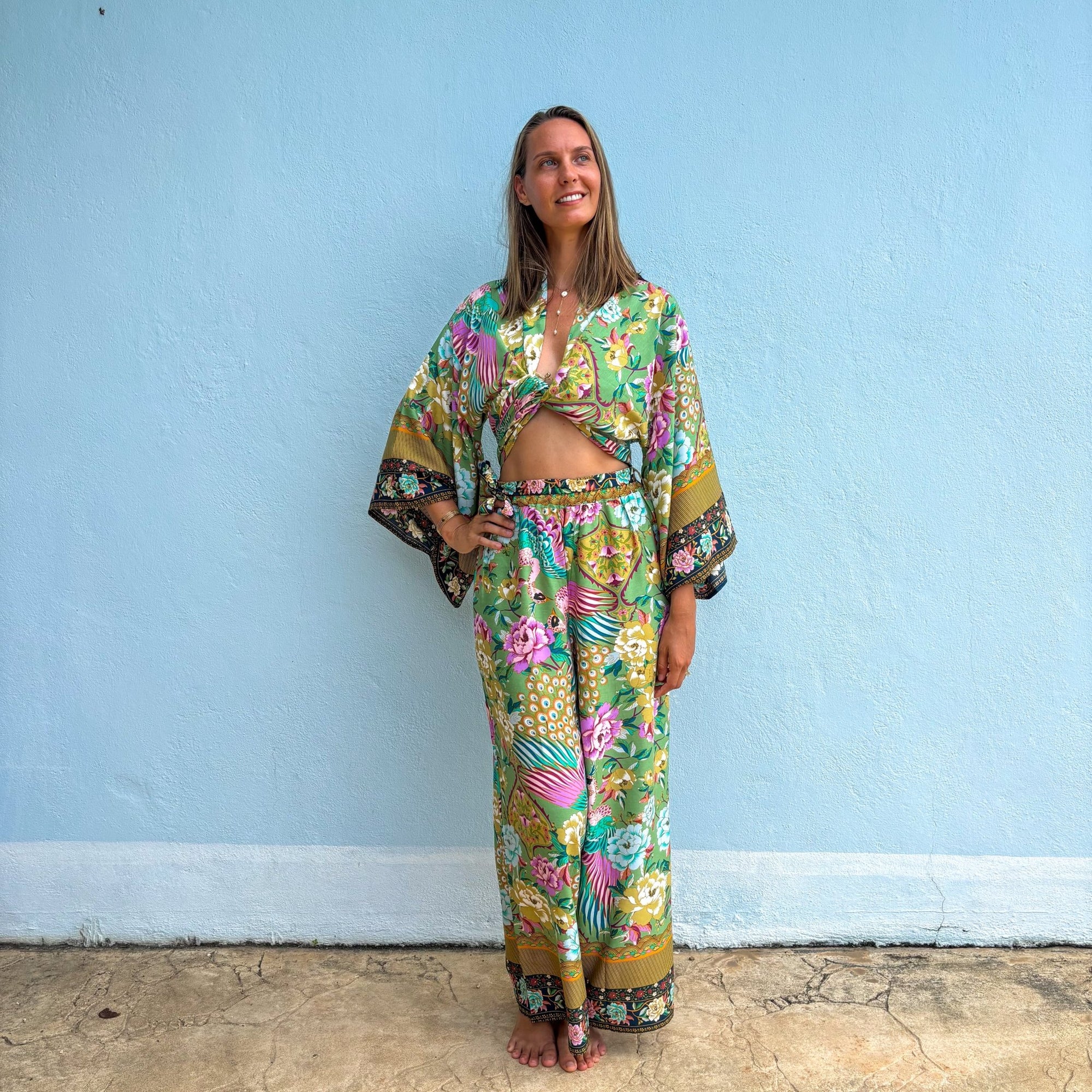 Giulia — Ensemble kimono court &amp; pantalon fluide imprimé - Éveil Botanique - Amboria
