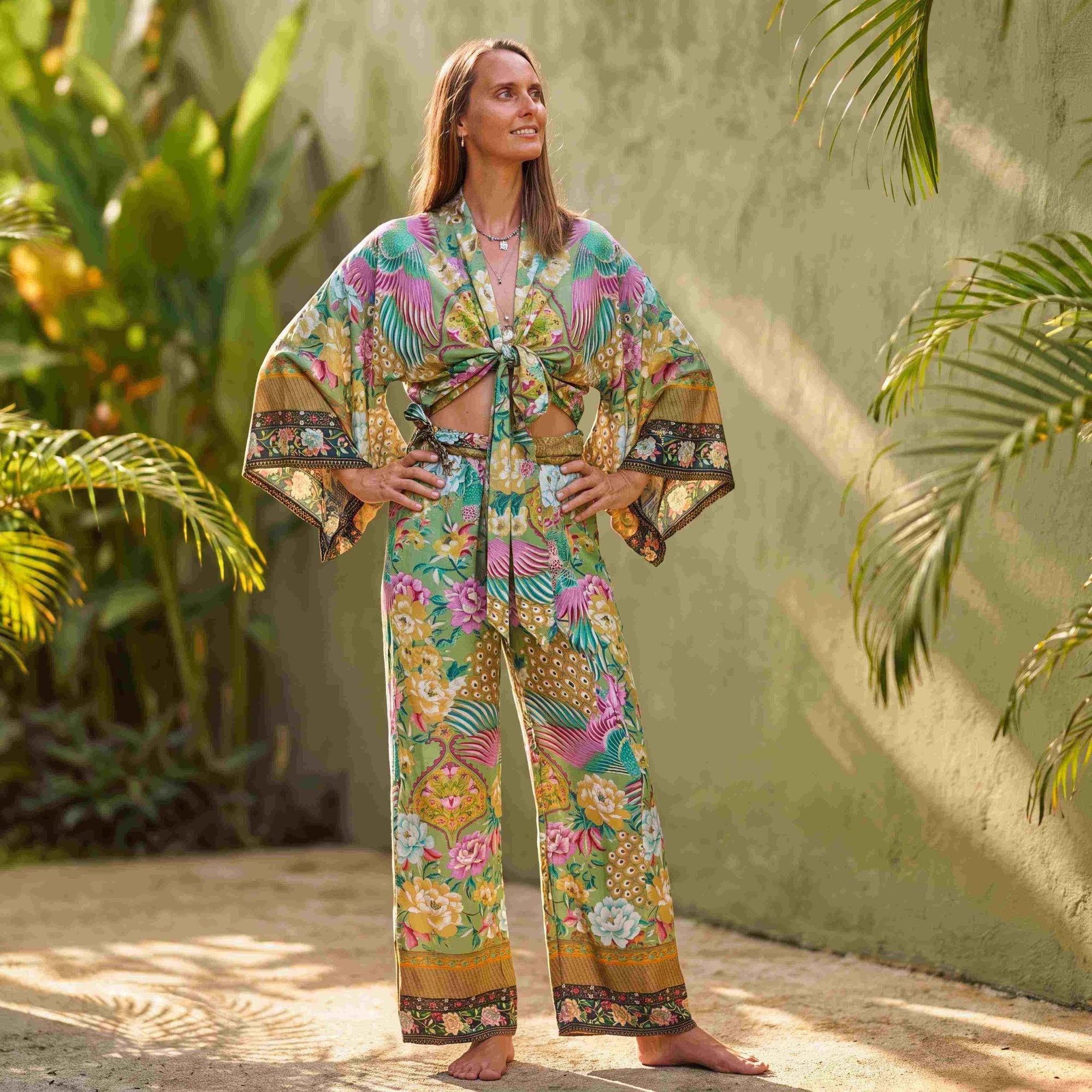 Giulia — Ensemble kimono court &amp; pantalon fluide imprimé - Éveil Botanique - Amboria
