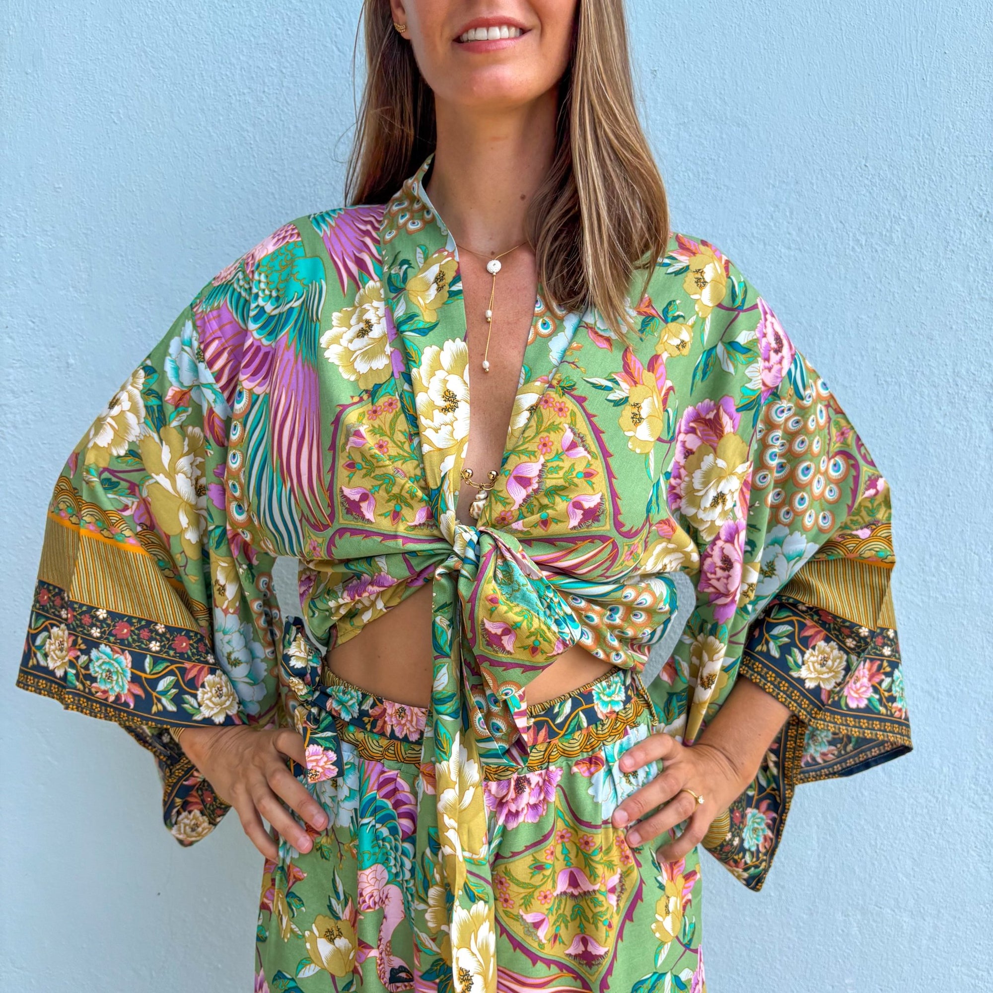 Giulia — Ensemble kimono court &amp; pantalon fluide imprimé - Éveil Botanique - Amboria