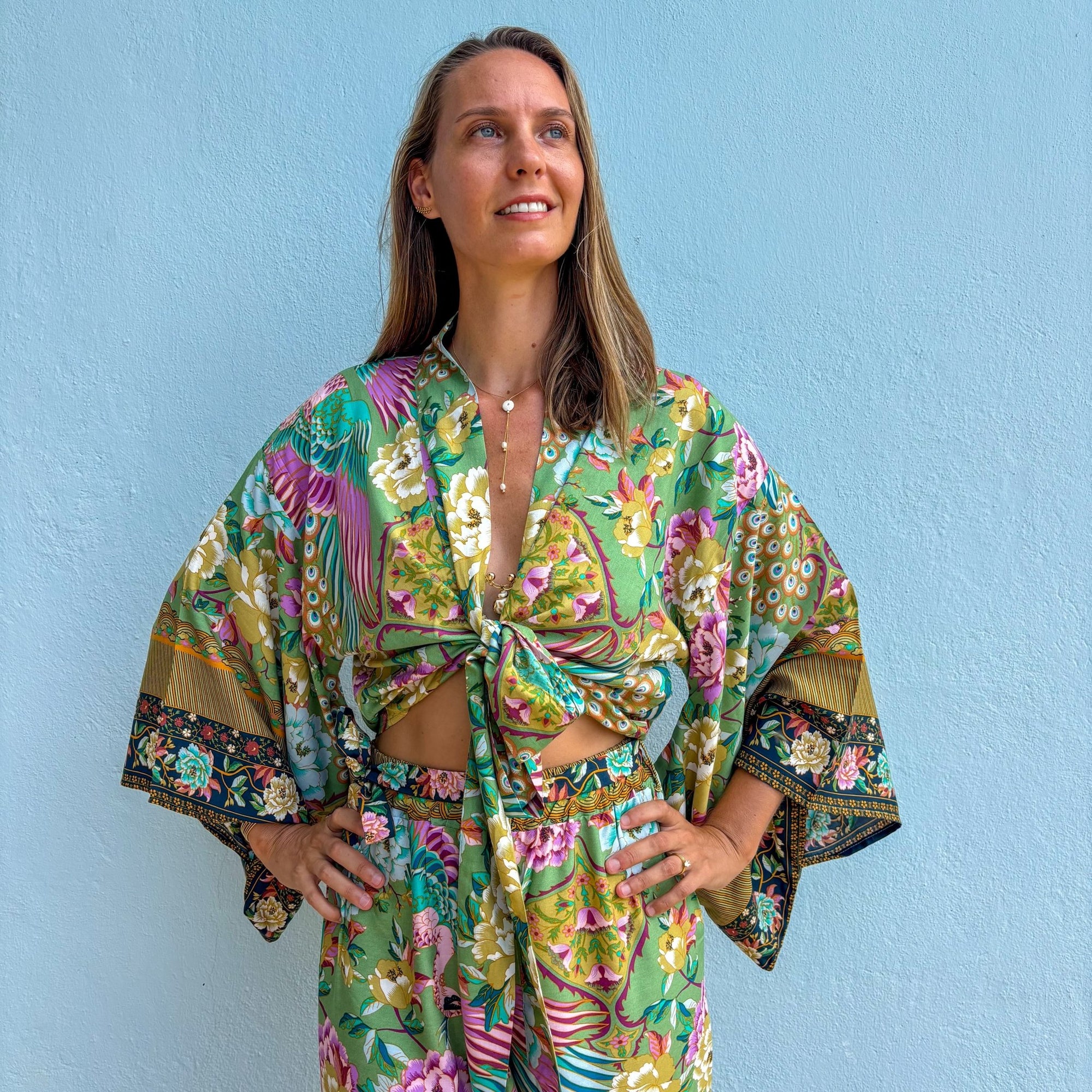 Giulia — Ensemble kimono court &amp; pantalon fluide imprimé - Éveil Botanique - Amboria