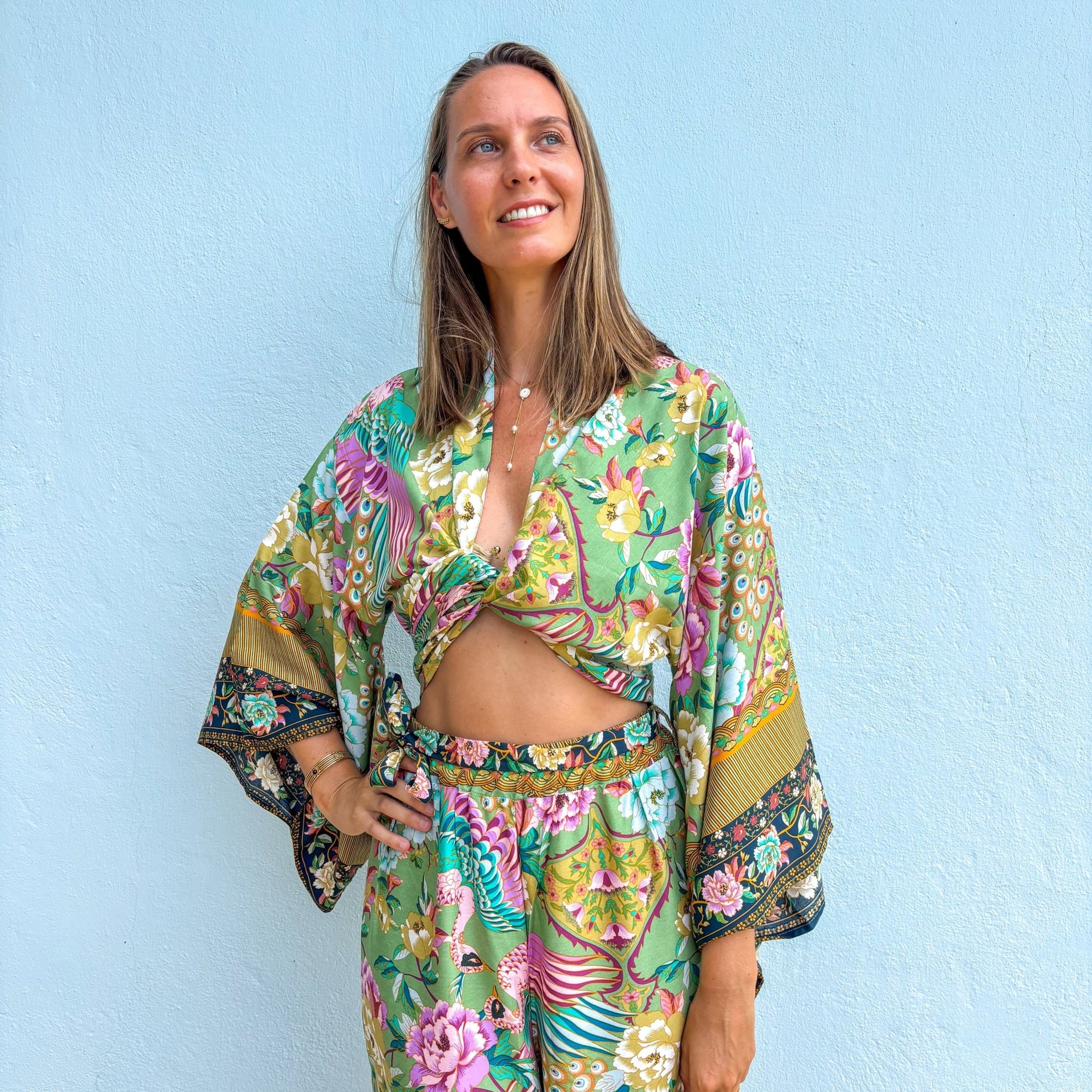 Giulia — Ensemble kimono court &amp; pantalon fluide imprimé - Éveil Botanique - Amboria
