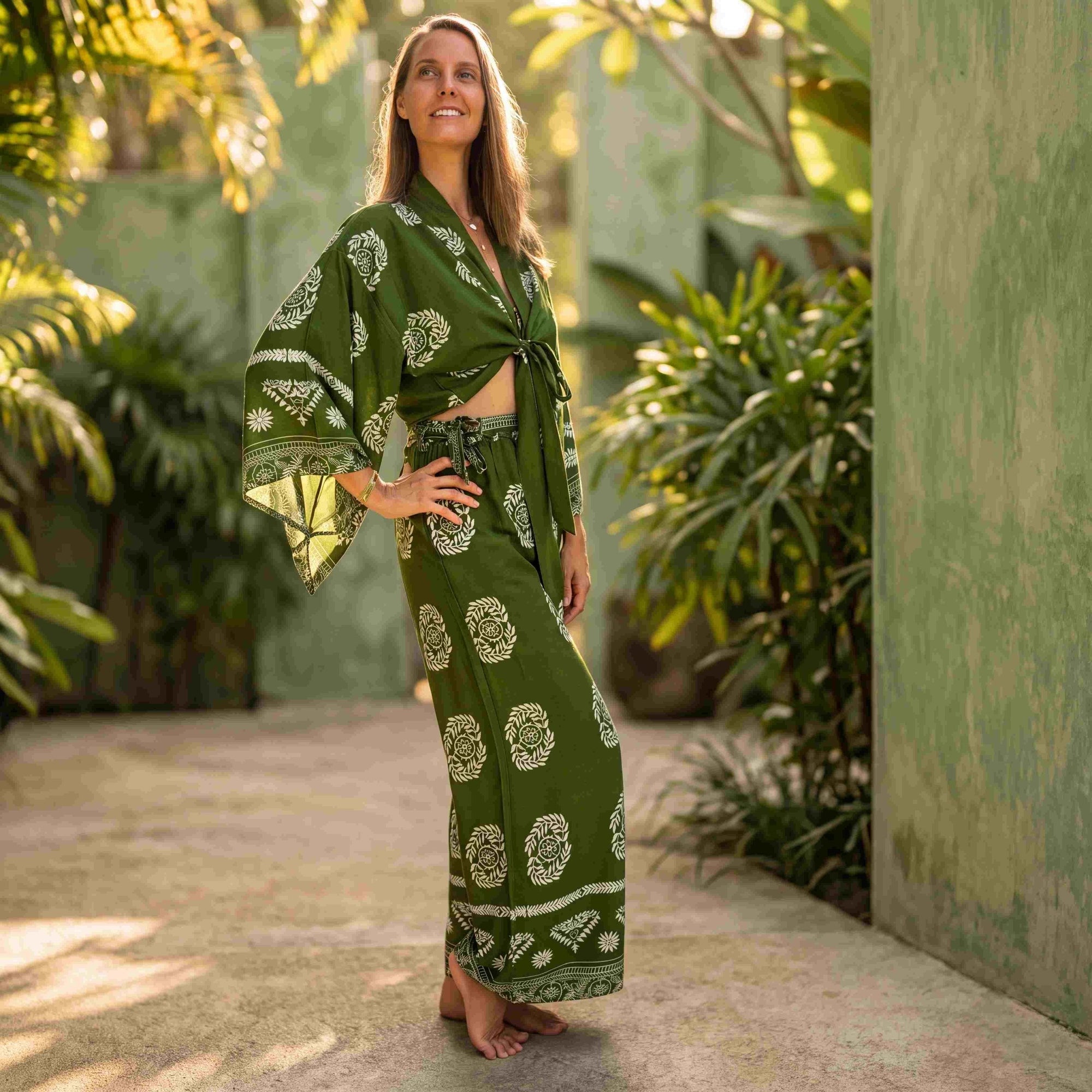 Giulia — Ensemble kimono court & pantalon fluide imprimé - Vert Écume - Amboria
