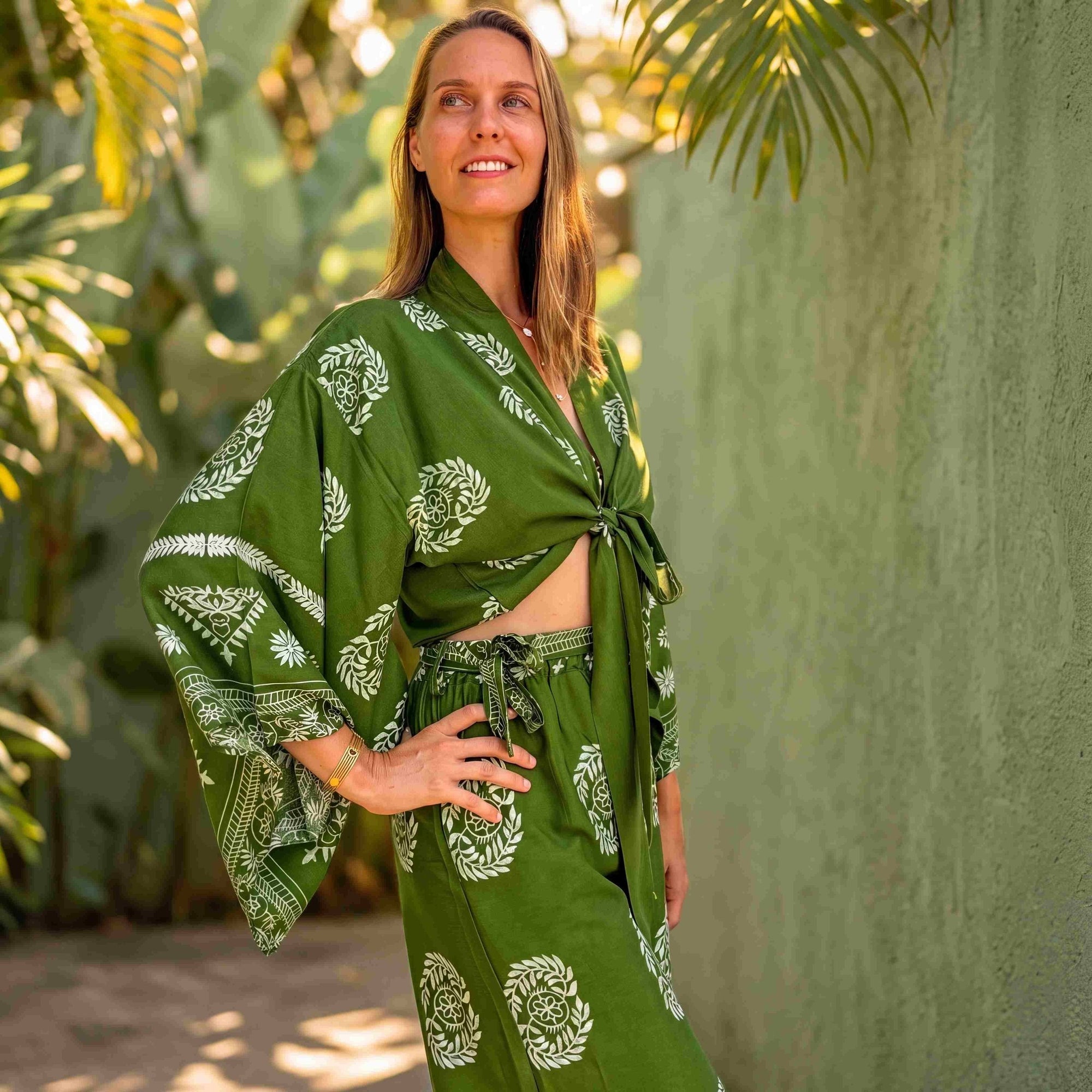 Giulia — Ensemble kimono court & pantalon fluide imprimé - Vert Écume - Amboria