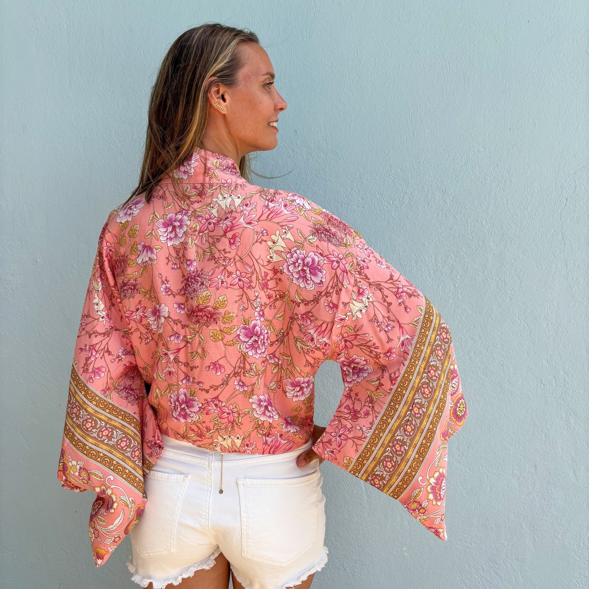 Giulia – Rose : Kimono court d’été, léger et élégant - Amboria