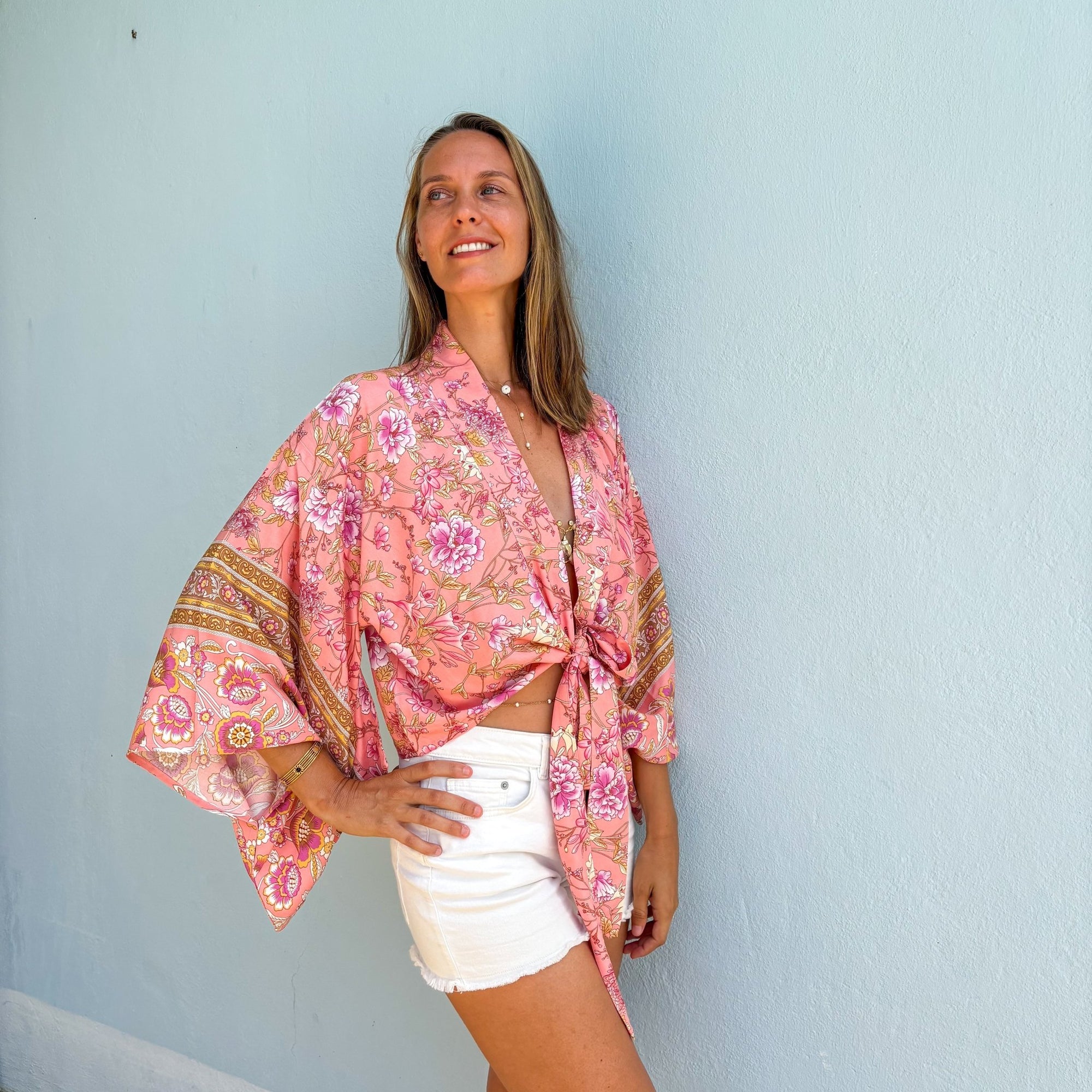 Giulia – Rose : Kimono court d’été, léger et élégant - Amboria