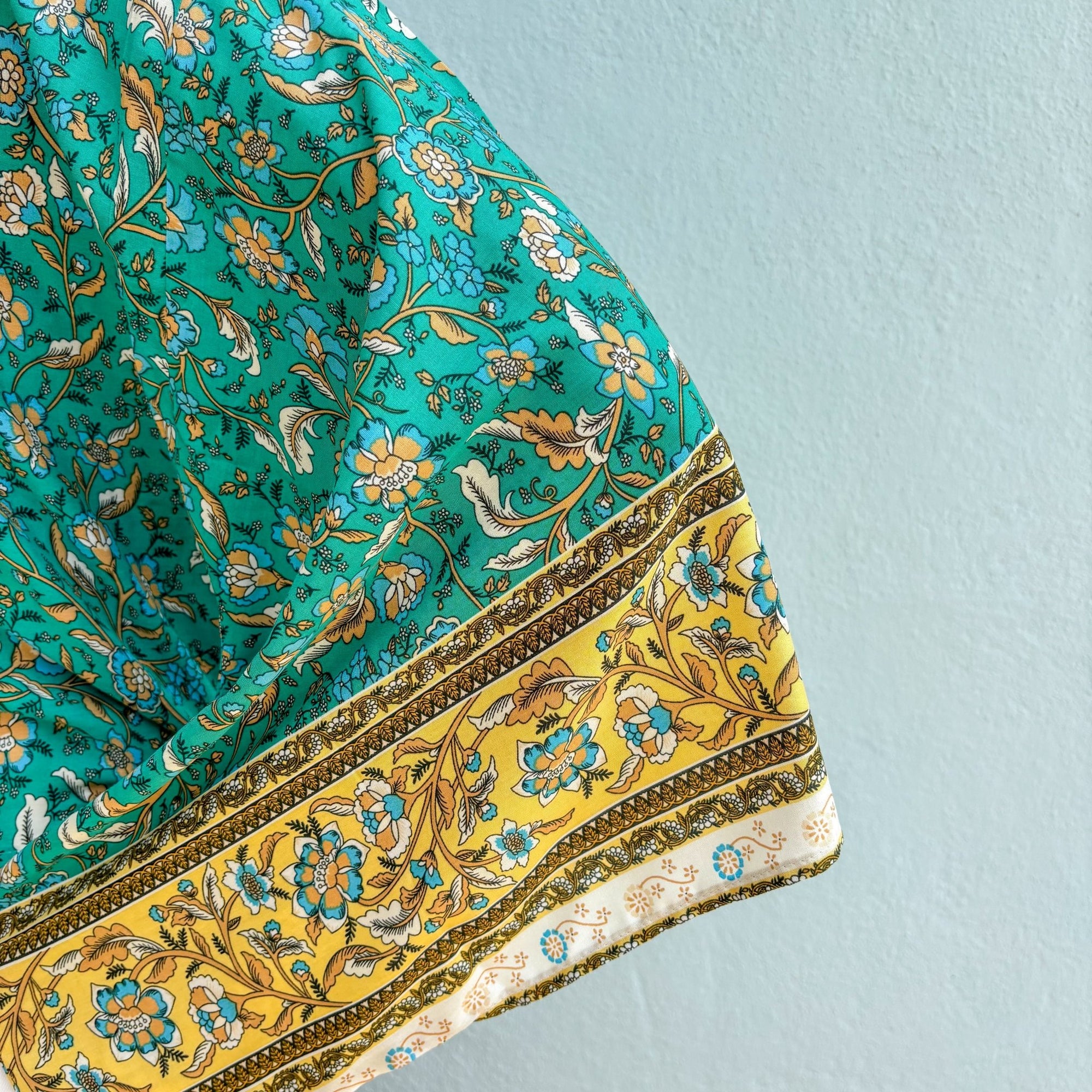 Giulia – Turquoise : Kimono court d’été, léger et élégant - Amboria