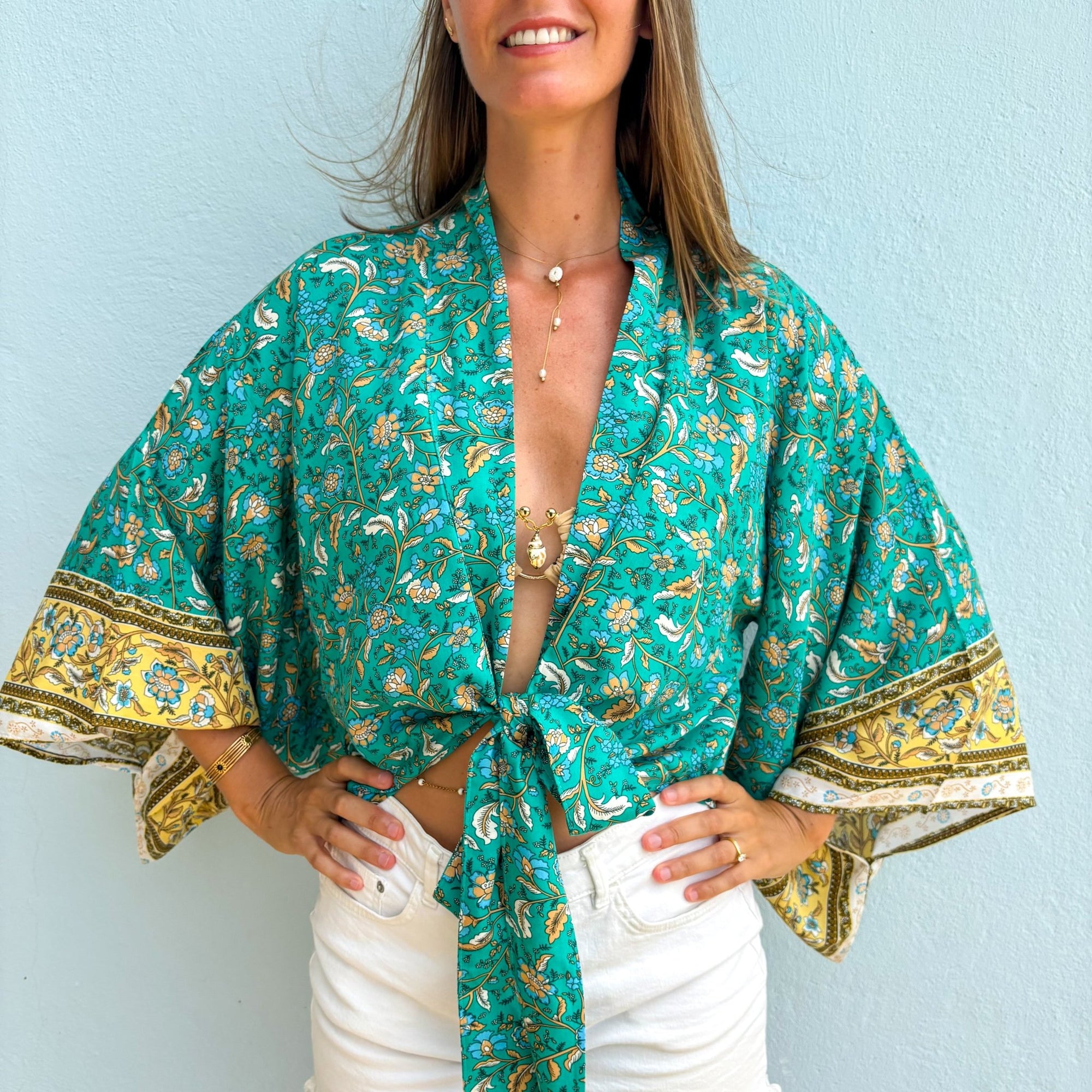 Giulia – Turquoise : Kimono court d’été, léger et élégant - Amboria