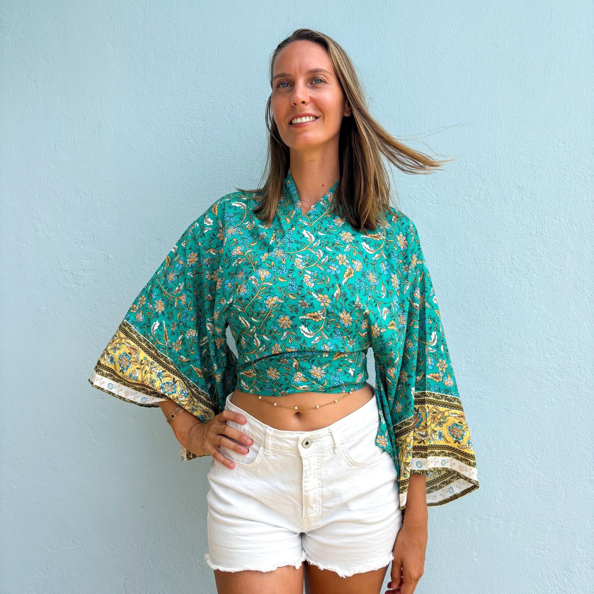 Giulia – Turquoise : Kimono court d’été, léger et élégant - Amboria