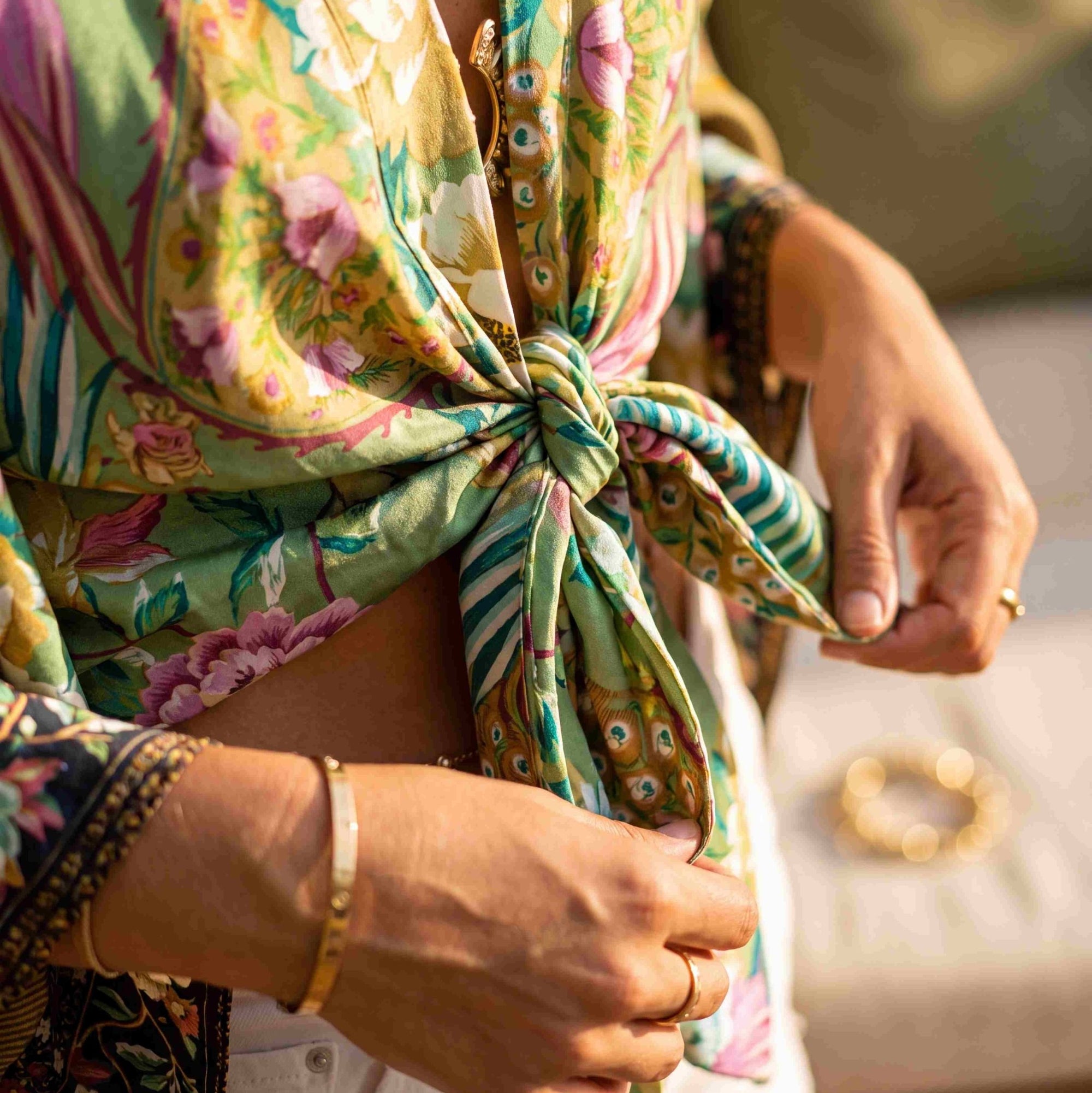 Giulia – Vert rose : Kimono court d’été, léger et élégant - Amboria