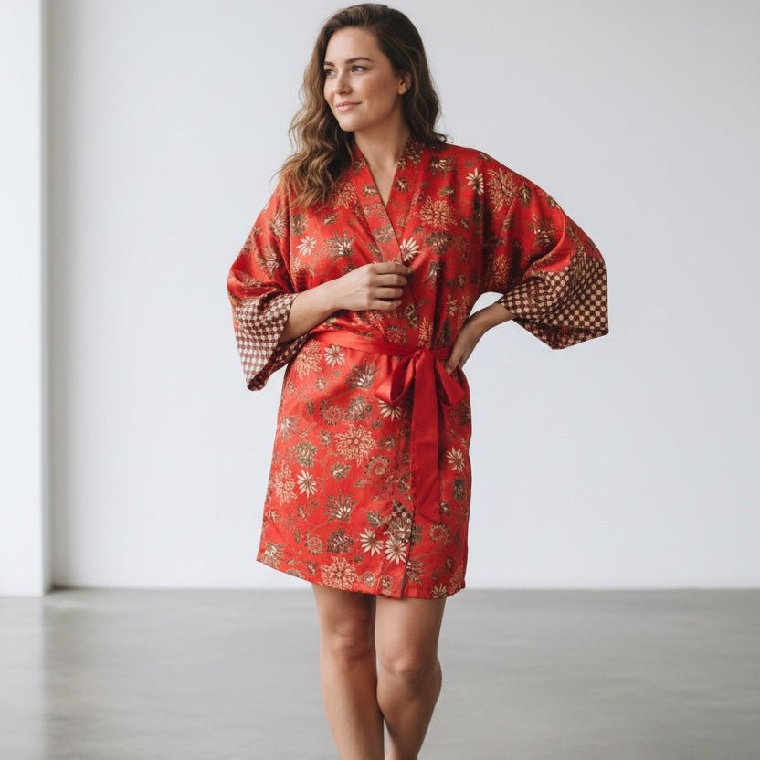 Kuta – Orange fleuri : Kimono mi - long en soie - Amboria