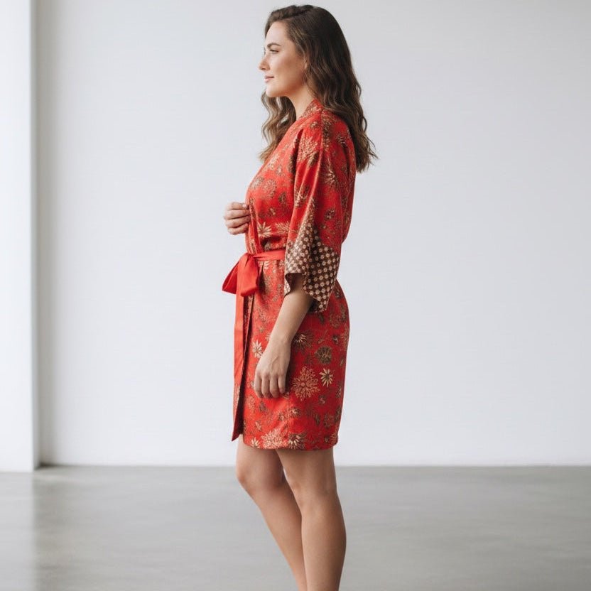 Kuta – Orange fleuri : Kimono mi - long en soie - Amboria