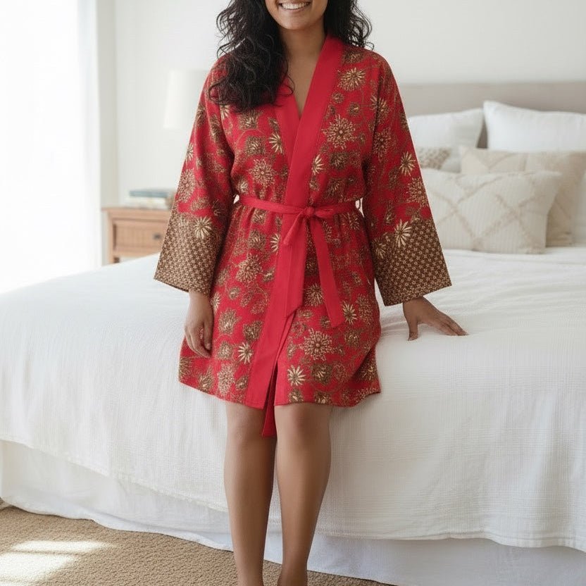 Lovina – Rouge fleuri : Kimono mi - long en soie - Amboria
