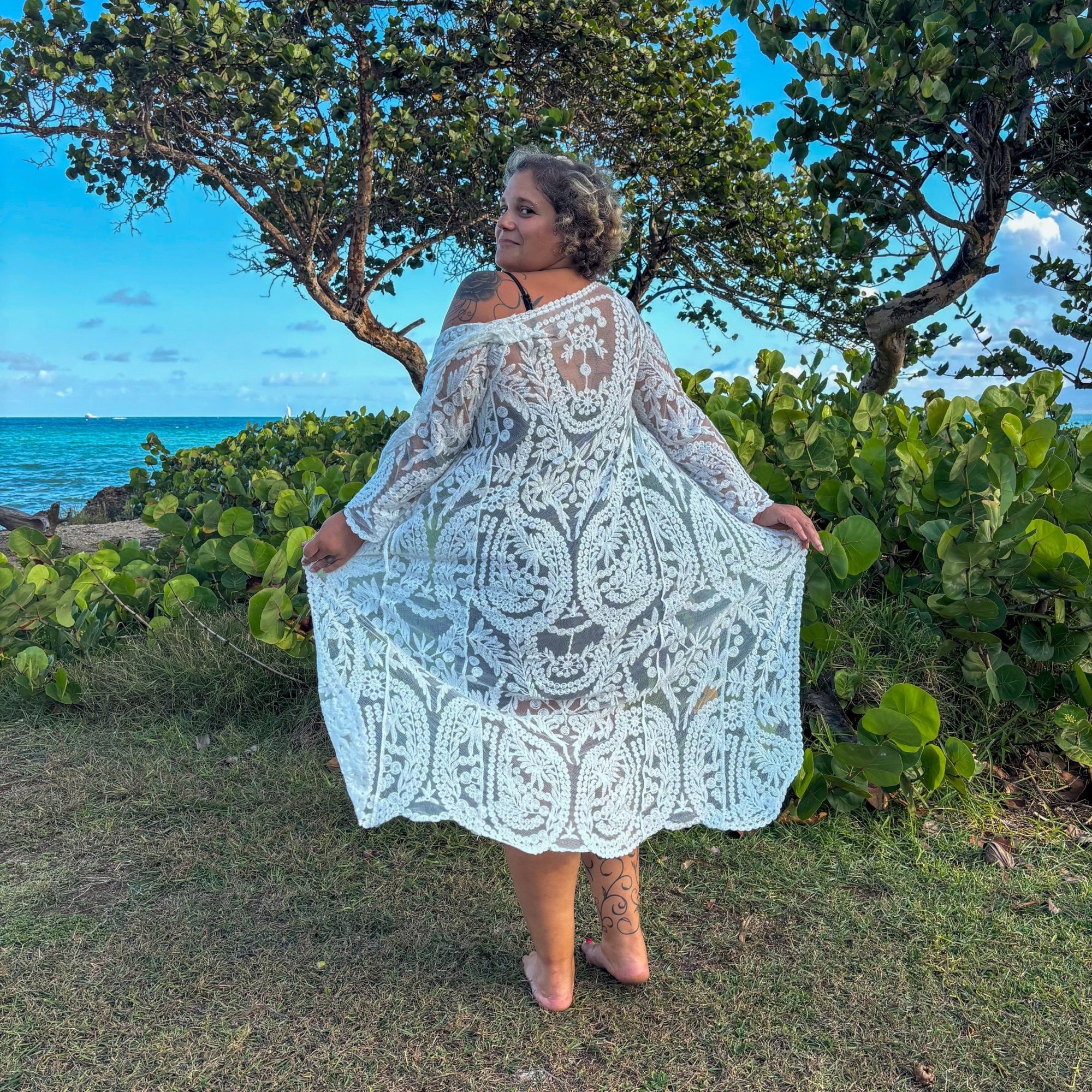 Romy - Kimono long en broderie dentelle, élégance et légèreté - Amboria