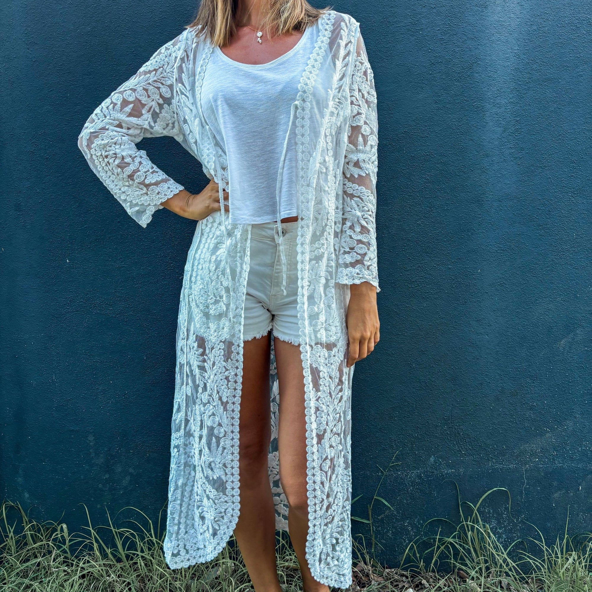 Romy - Kimono long en broderie dentelle, élégance et légèreté - Amboria