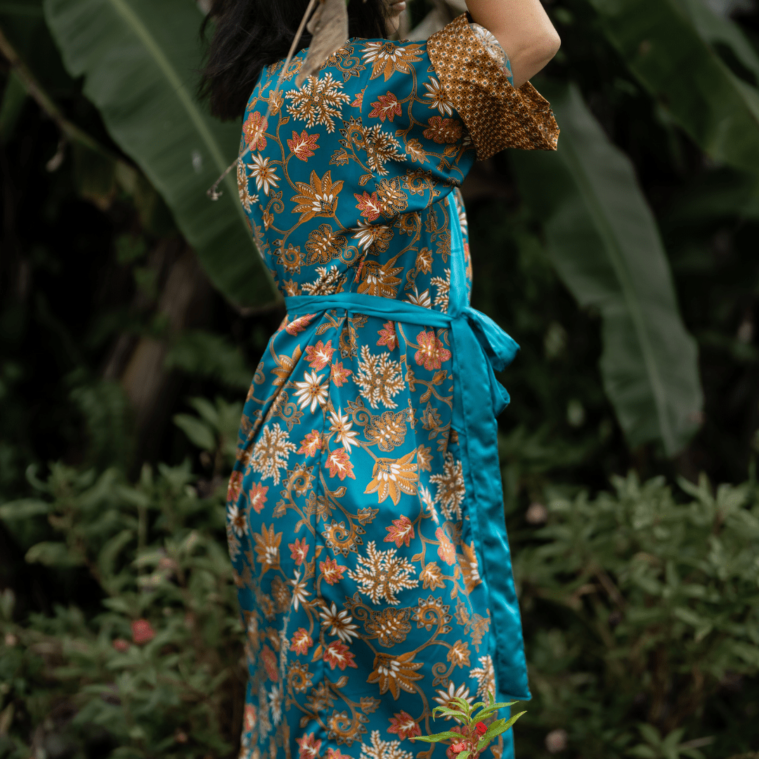 Ubud – Vert fleuri : Kimono long en soie - Amboria
