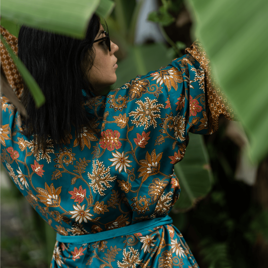 Ubud – Vert fleuri : Kimono long en soie - Amboria